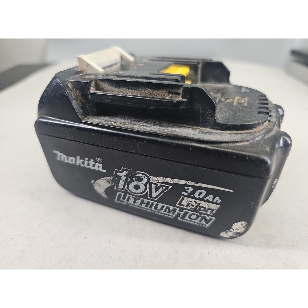 Makita 18-Volt 3.0 Ah Lithium-ion Battery BL1830 Used 1830